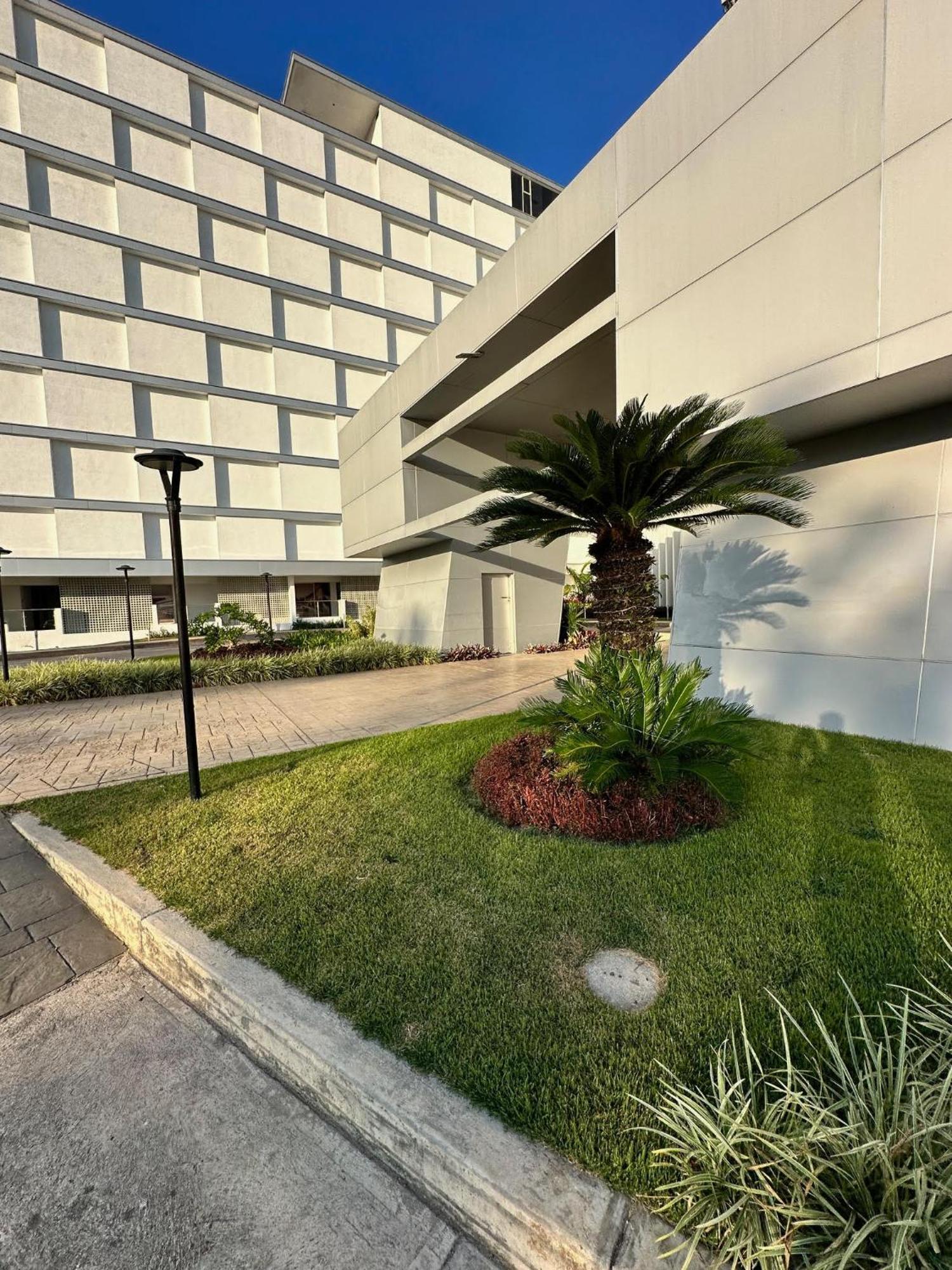 Eurobuilding Tama San Cristobal Hotel Exterior photo